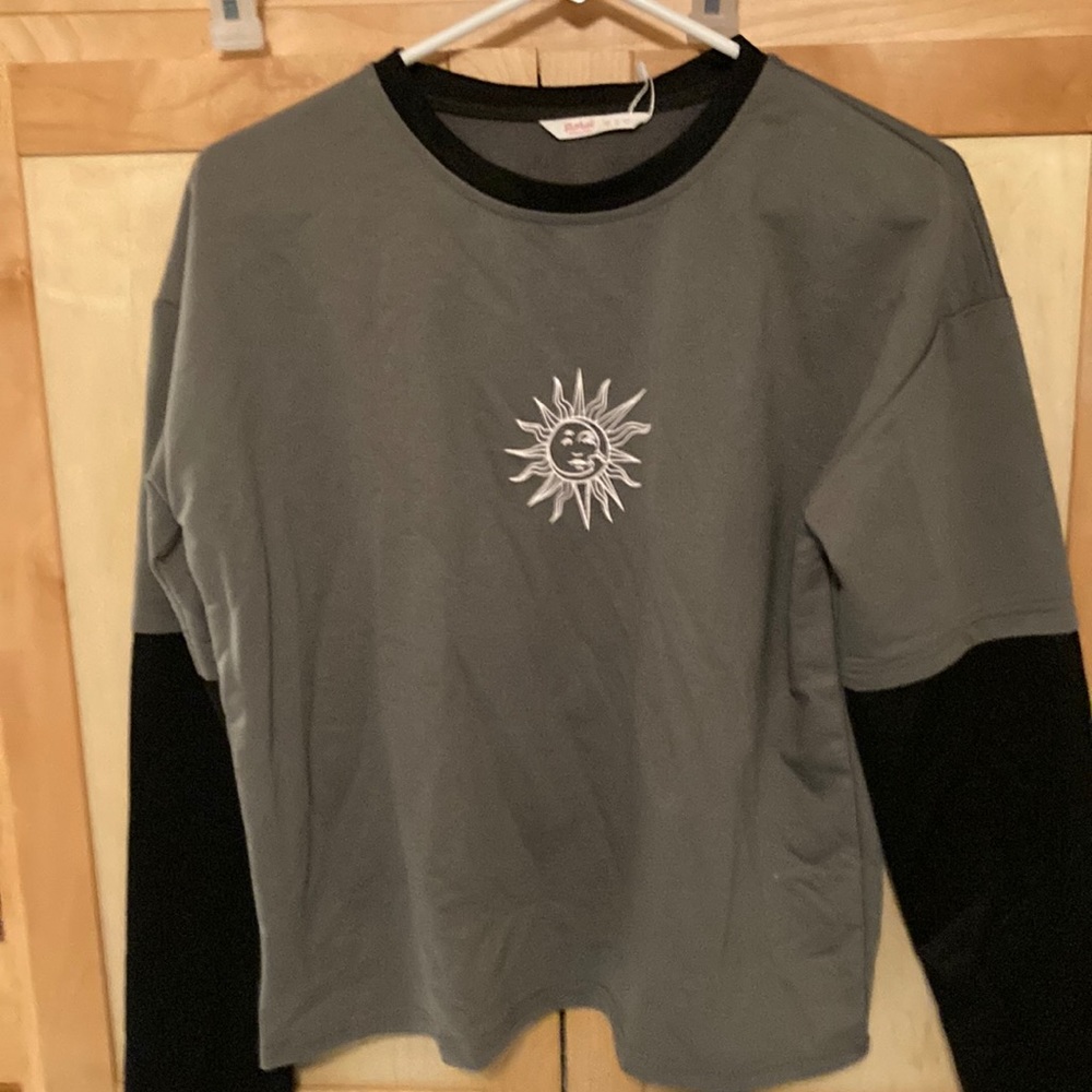 Romwe boys shirt. Size small